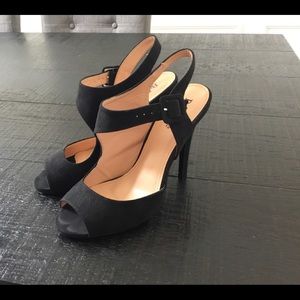 Black Heeled Sandals!